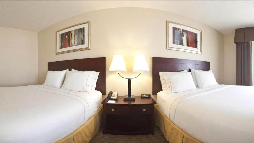 Holiday Inn Express Hotel & Suites Minot South By Ihg Extérieur photo