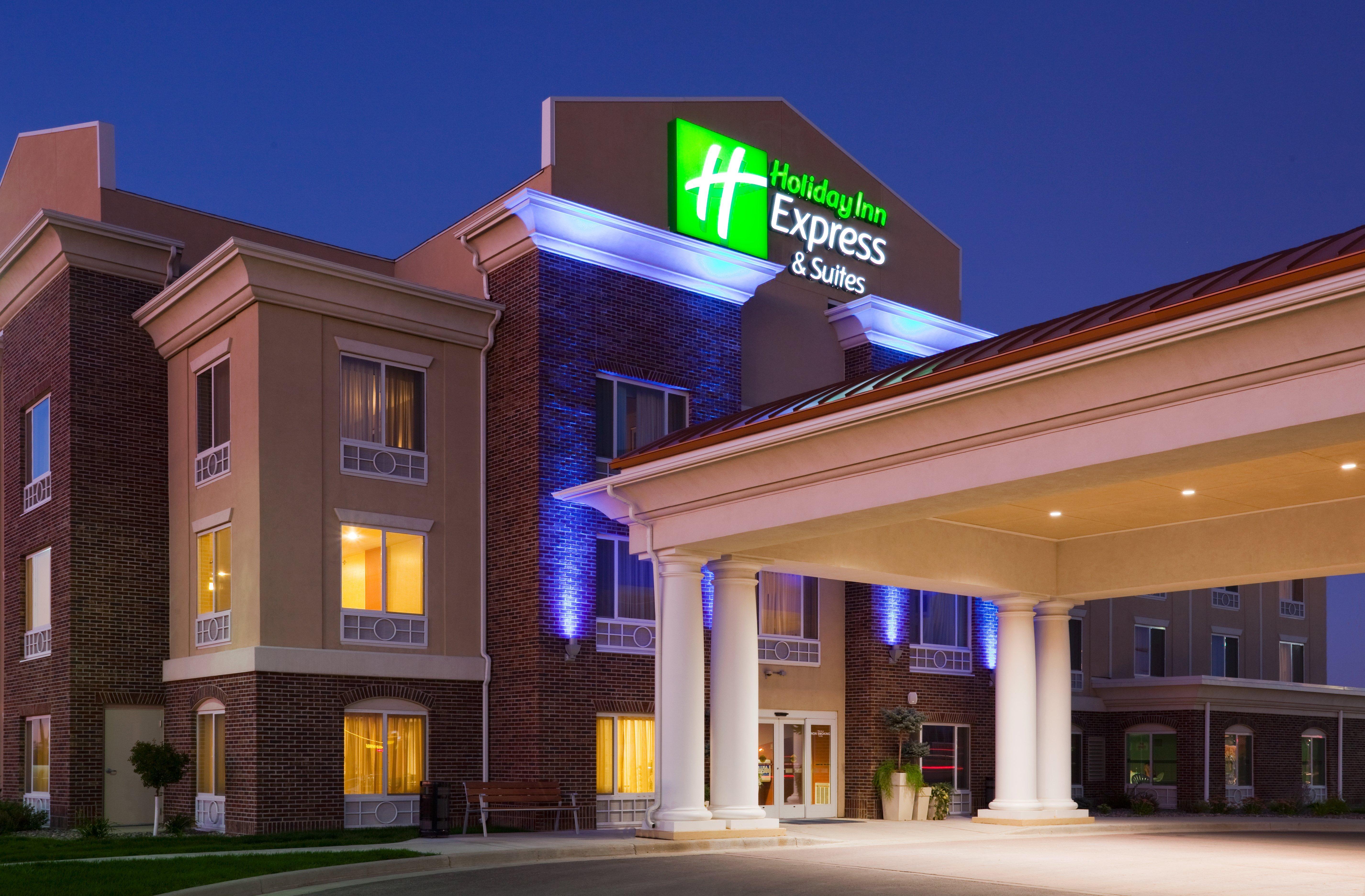 Holiday Inn Express Hotel & Suites Minot South By Ihg Extérieur photo