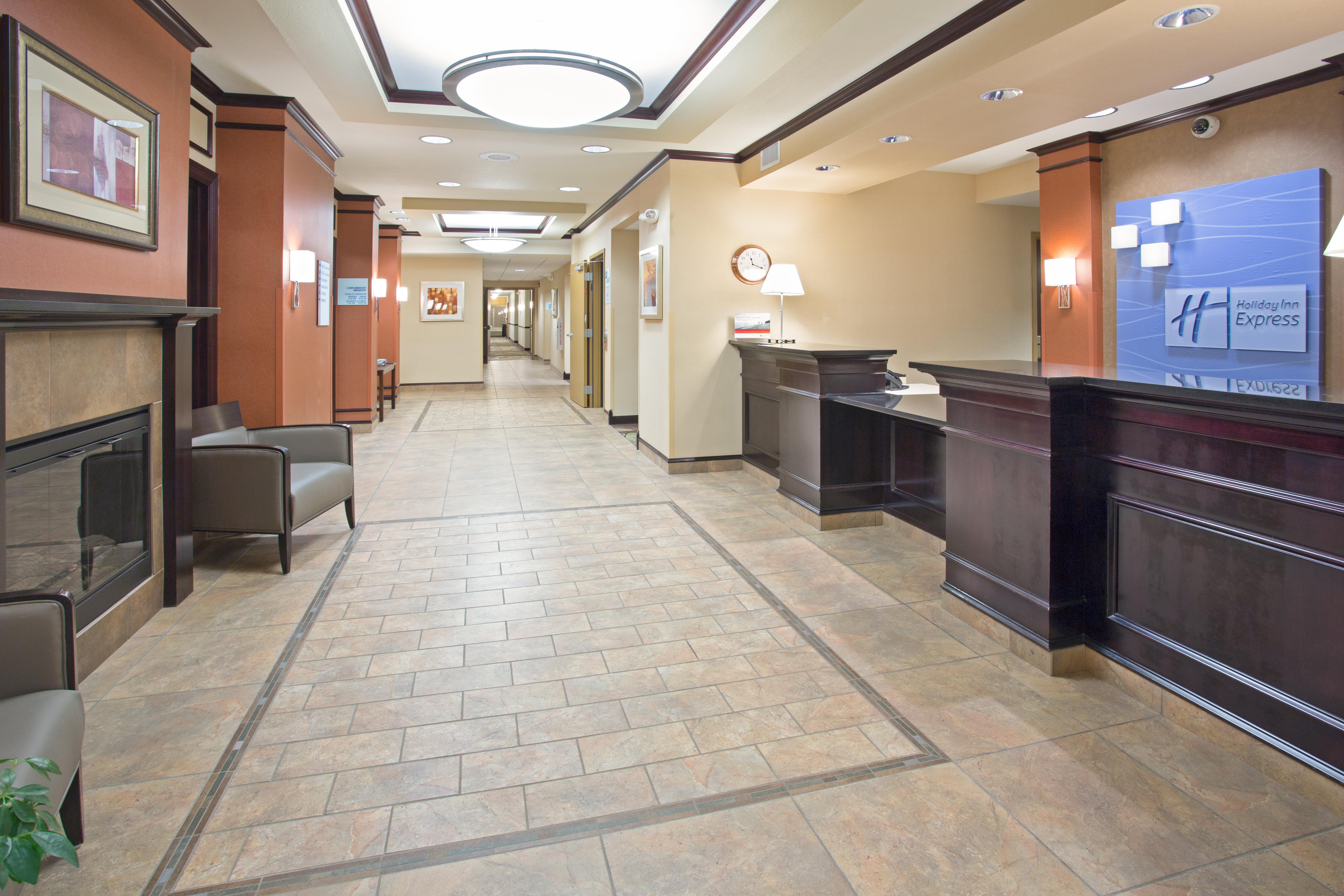 Holiday Inn Express Hotel & Suites Minot South By Ihg Extérieur photo