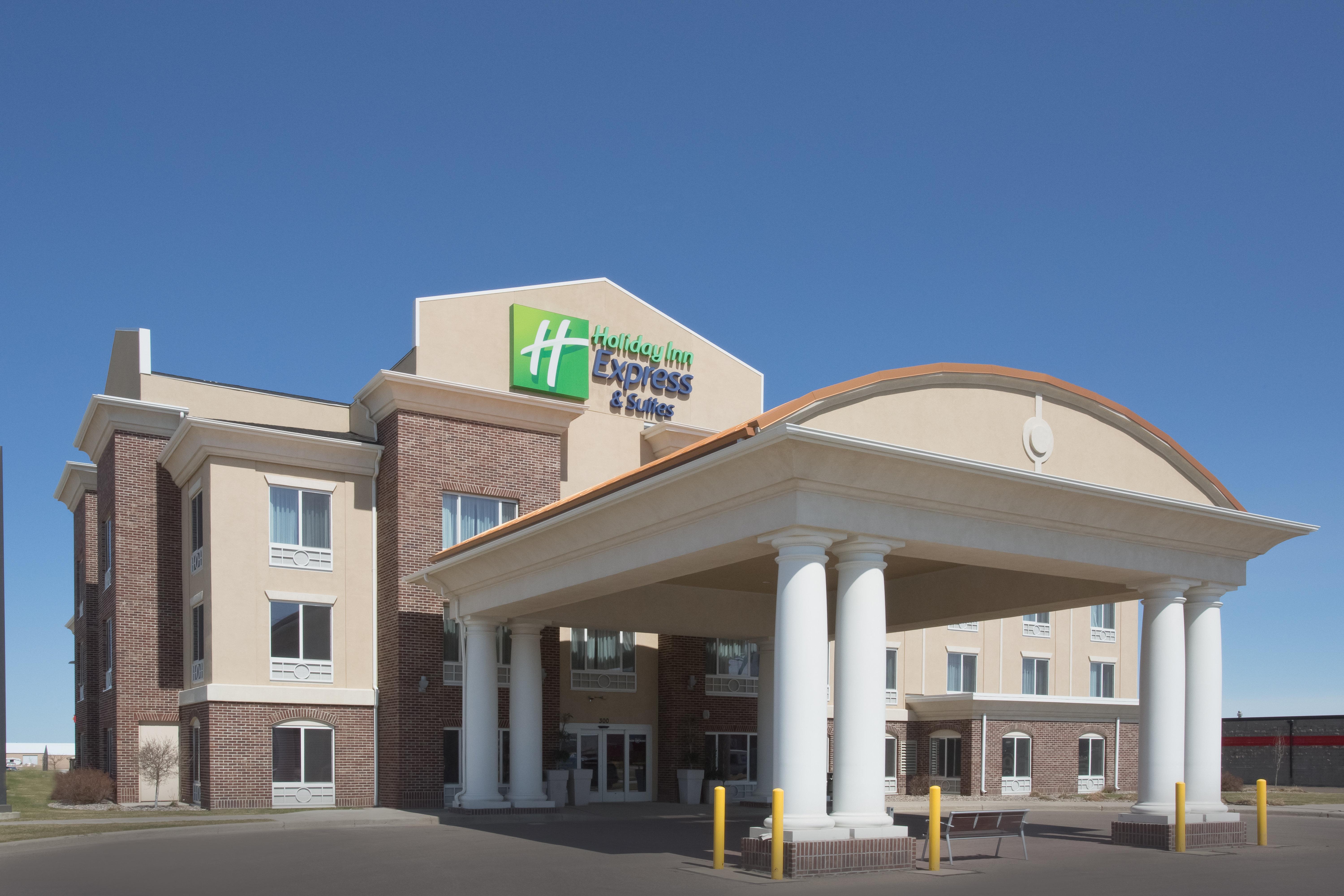 Holiday Inn Express Hotel & Suites Minot South By Ihg Extérieur photo