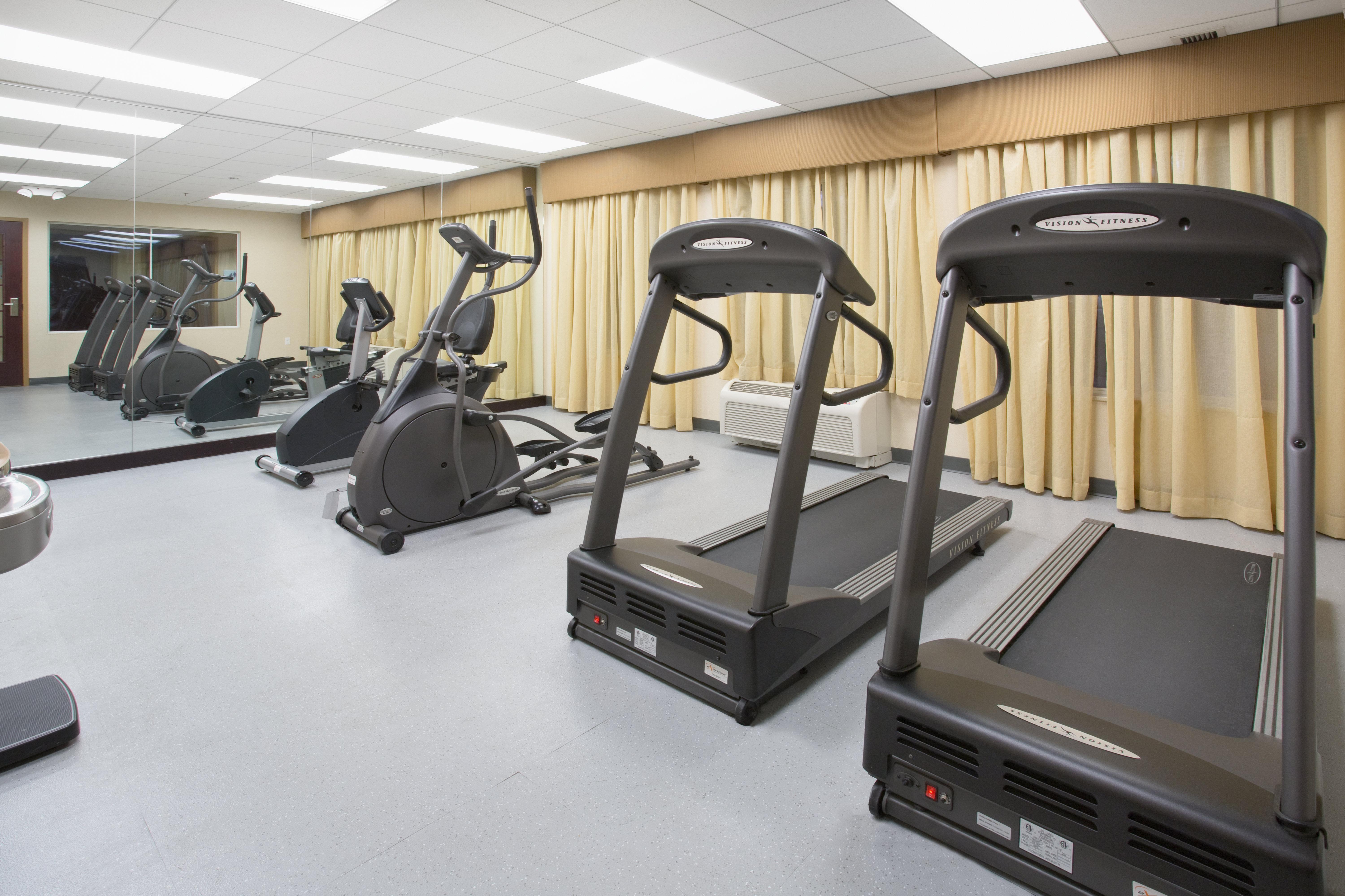 Holiday Inn Express Hotel & Suites Minot South By Ihg Extérieur photo