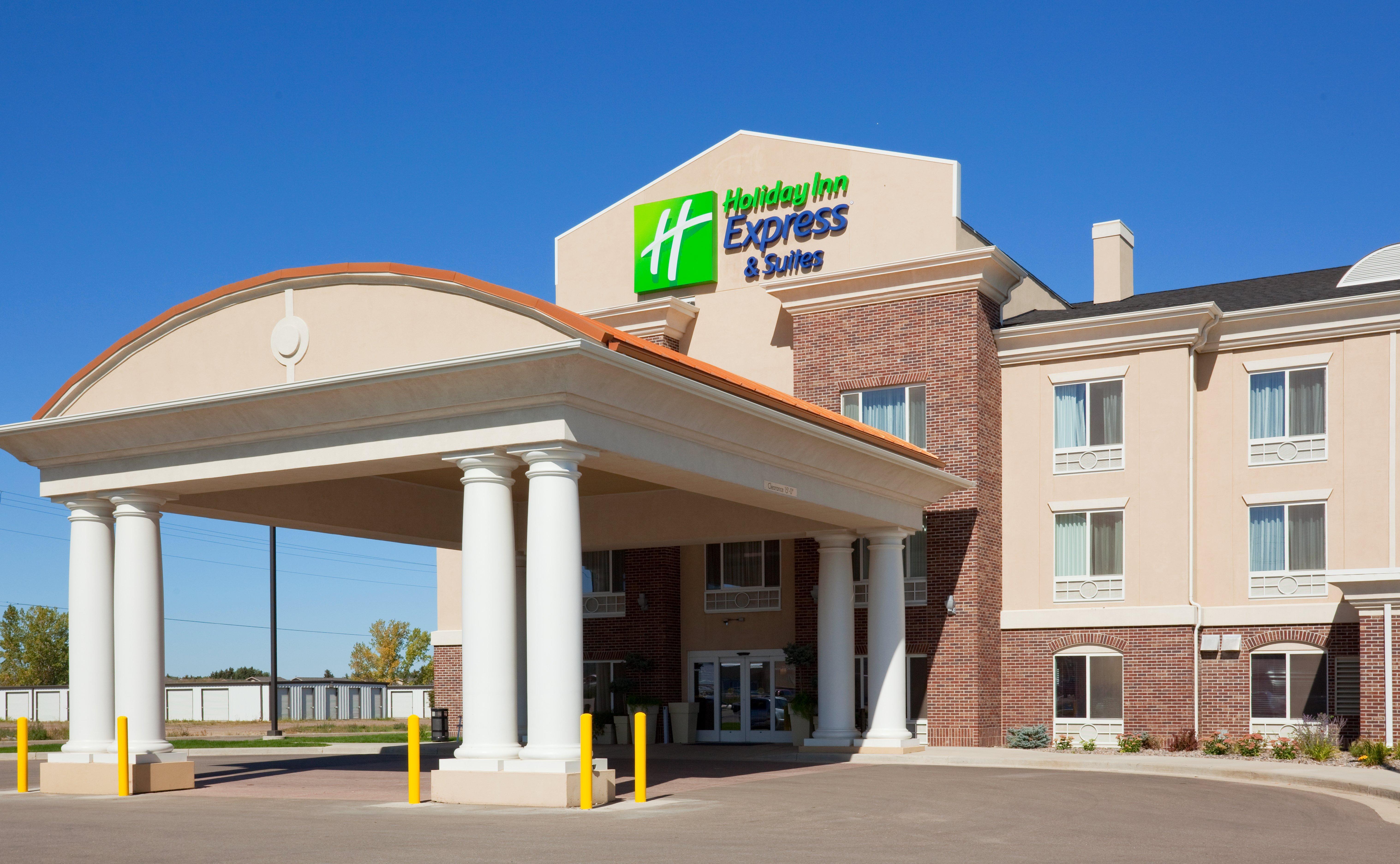 Holiday Inn Express Hotel & Suites Minot South By Ihg Extérieur photo