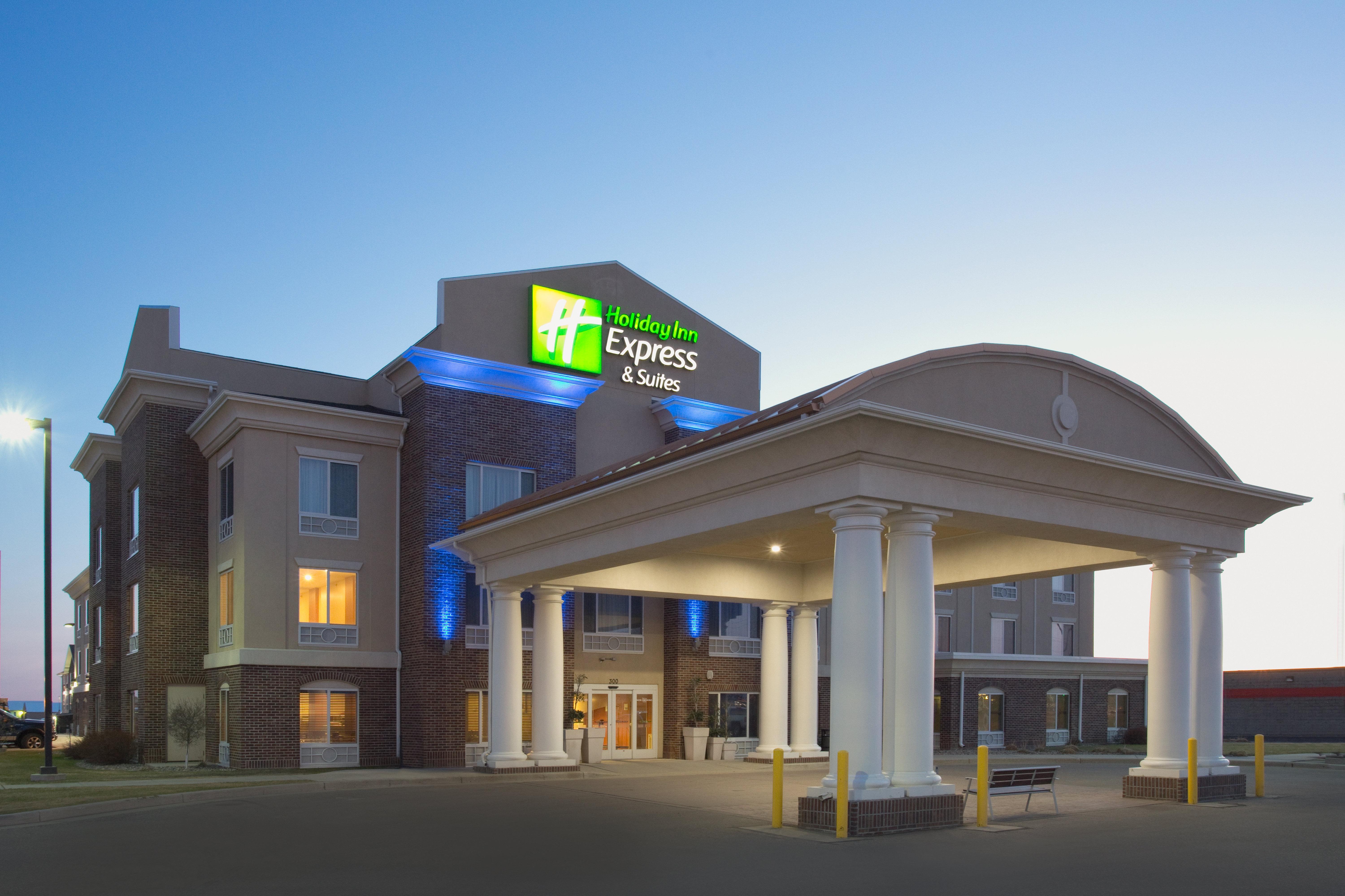 Holiday Inn Express Hotel & Suites Minot South By Ihg Extérieur photo