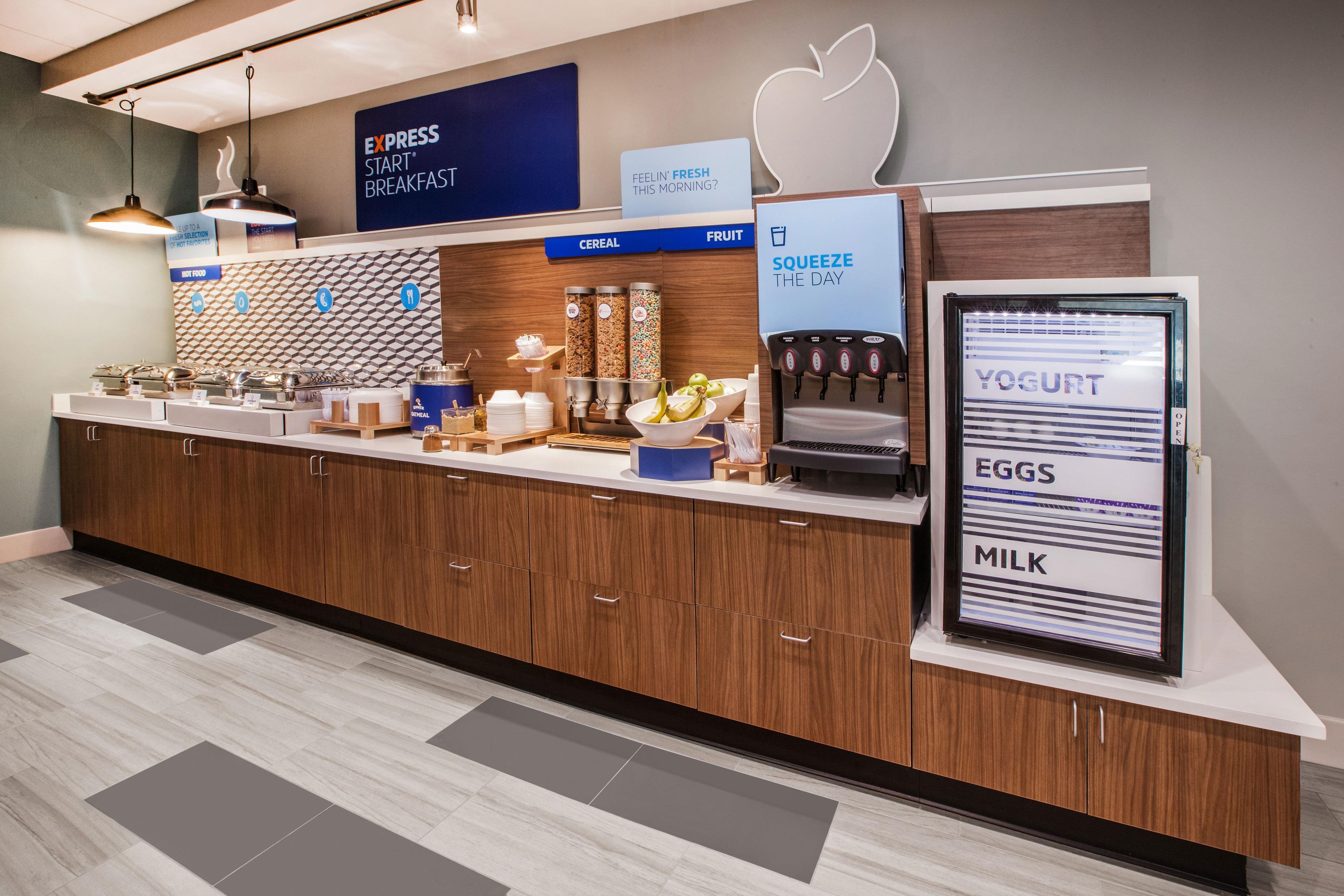 Holiday Inn Express Hotel & Suites Minot South By Ihg Extérieur photo