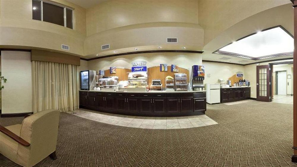 Holiday Inn Express Hotel & Suites Minot South By Ihg Extérieur photo